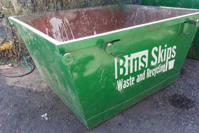skip bin hire for rubbish removal and waste disposal - skip bin sizes start at 2.0m³