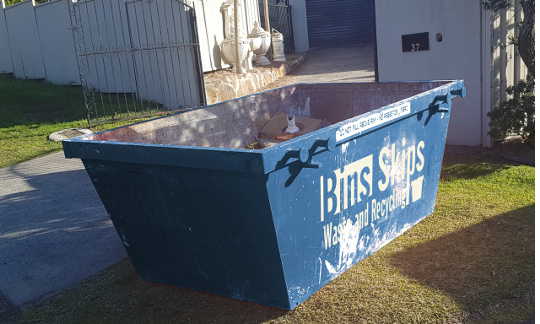 Skip Bin Hire Warringah delivering Skip Bins to Dee Why, Frenches Forest & Freshwater