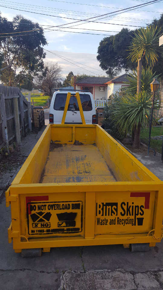 Kingston Hook-Lift Bin delivered to Braeside