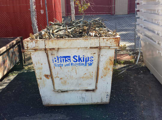 Skip Bin awaiting disposal in Essendone (Bin Hire Moonee Ponds)